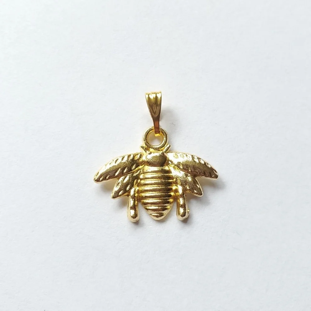 New Gold Bee Charm / Pendant - Picture 4 of 13